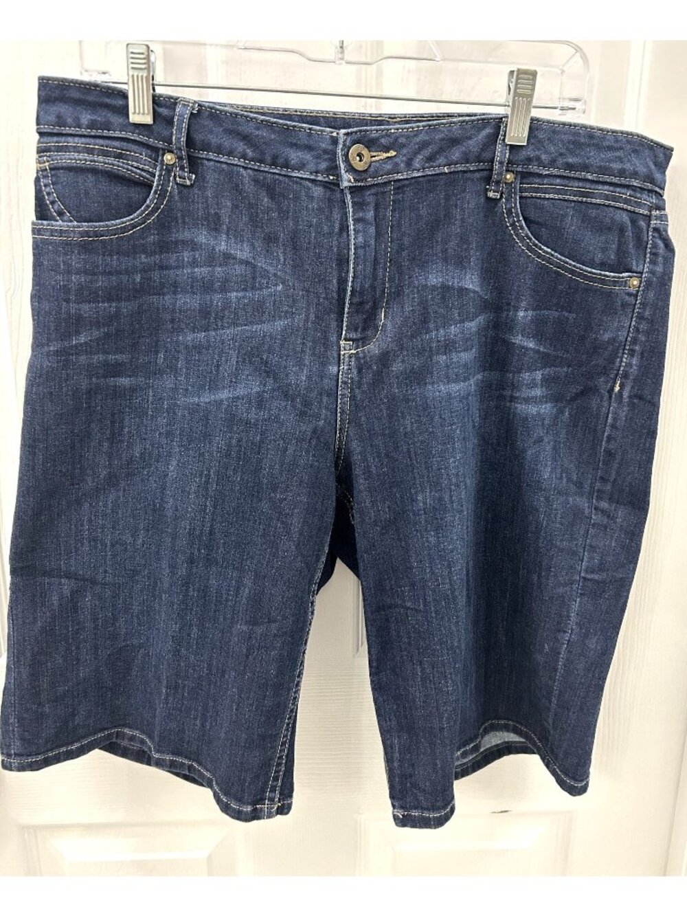 Simply Vera Wang Boyfriend Denim Jean Shorts - Size 12